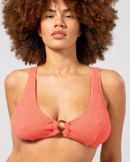 model-name=Laure|model-size=XL
