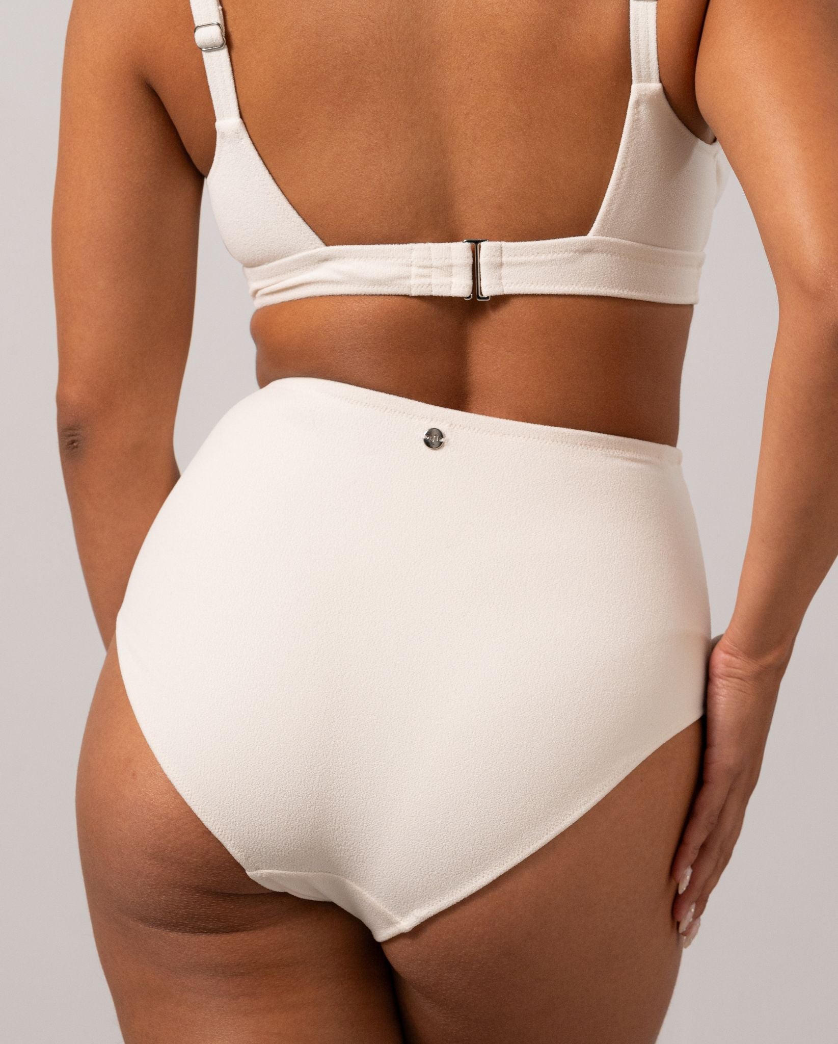 model-name=Pierina|model-size=M