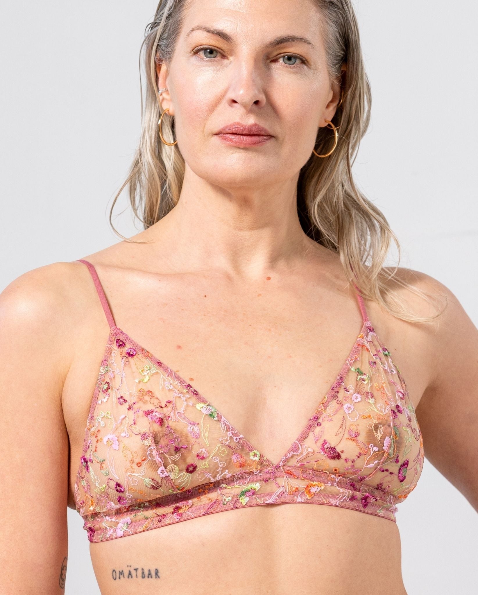 model-name=Rebecca|model-size=M