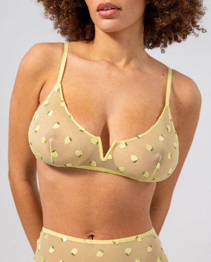 model-name=Laure|model-size=L