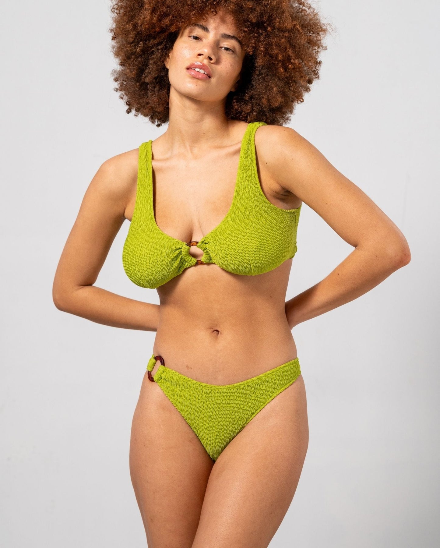 model-name=Laure|model-size=M