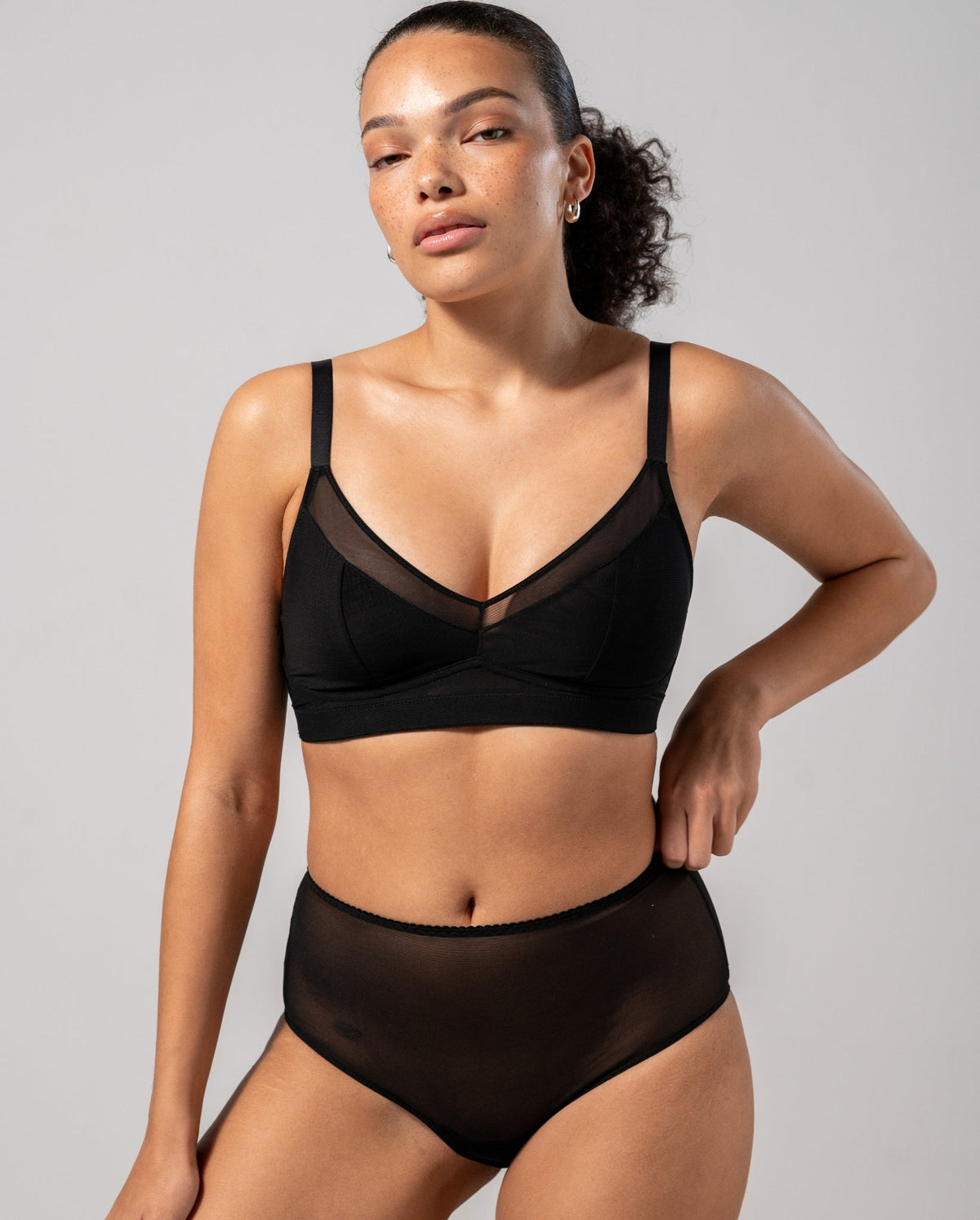 model-name=Laura|model-size=S+