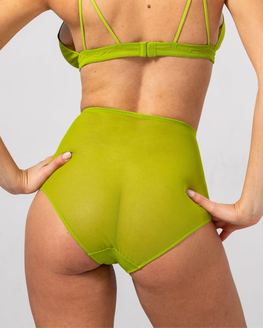 model-name=Laure|model-size=M