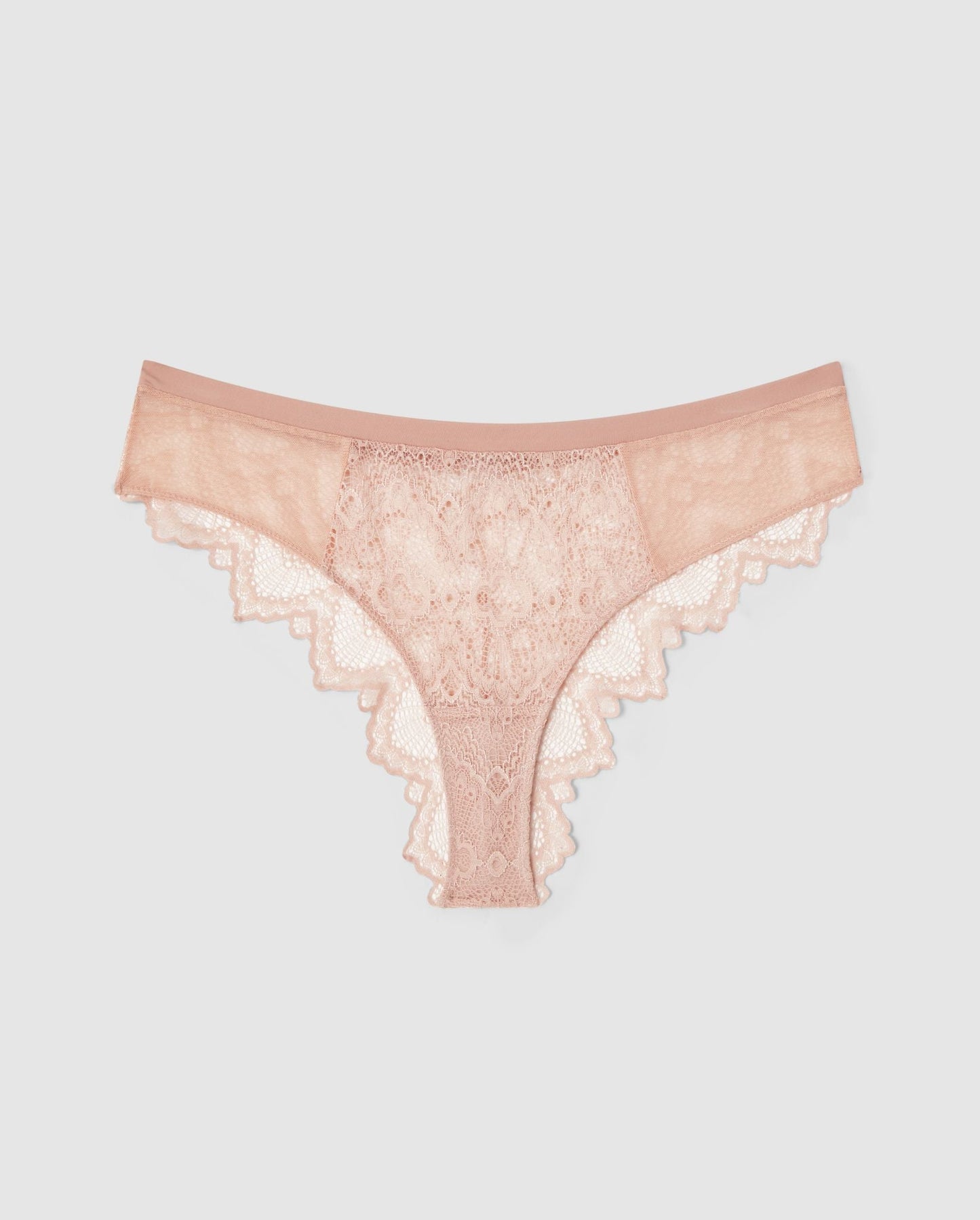 An flattering lace panty in beige.