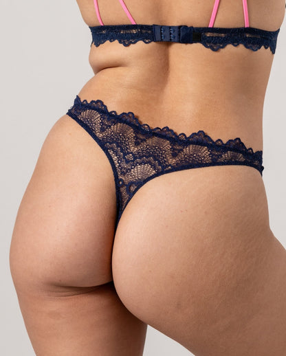 model-name=Laura|model-size=M
