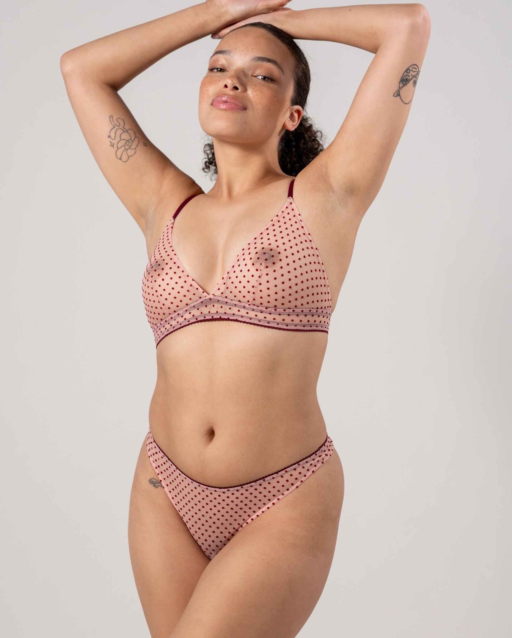 model-name=Laura|model-size=M
