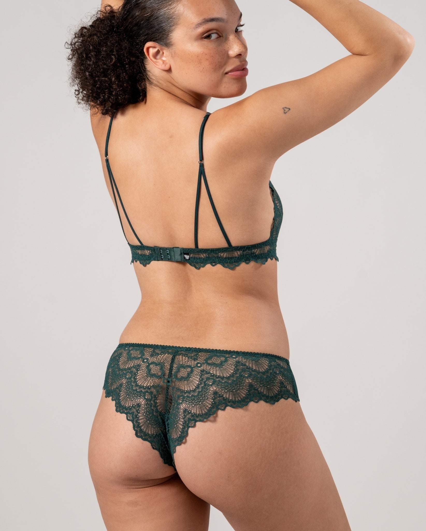 |model-size=M|