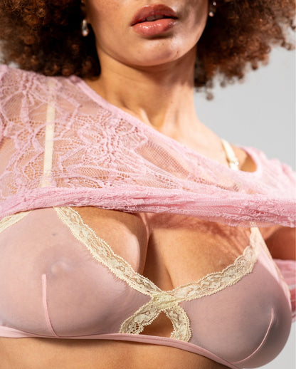 model-name=Laure|model-size=XL