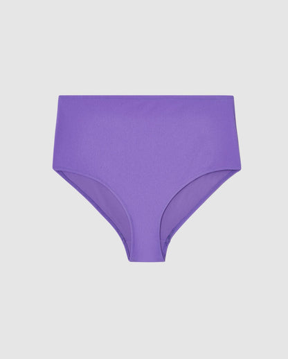 An high-waist bikini bottom in lilac.
