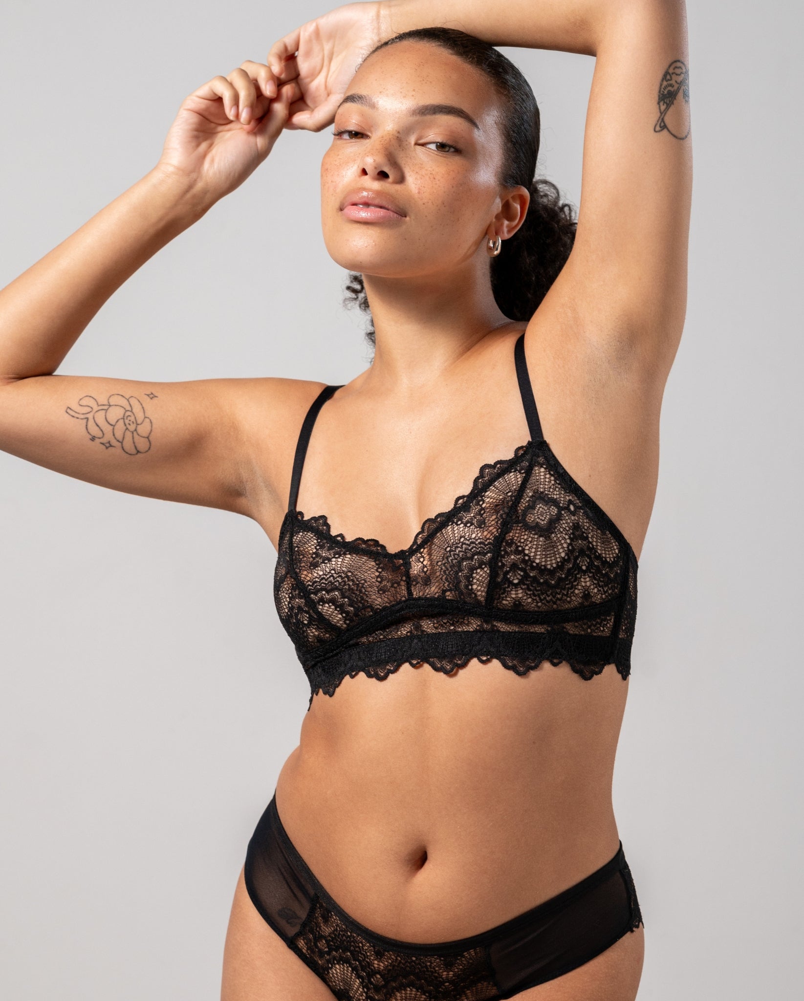 model-name=Laura|model-size=M