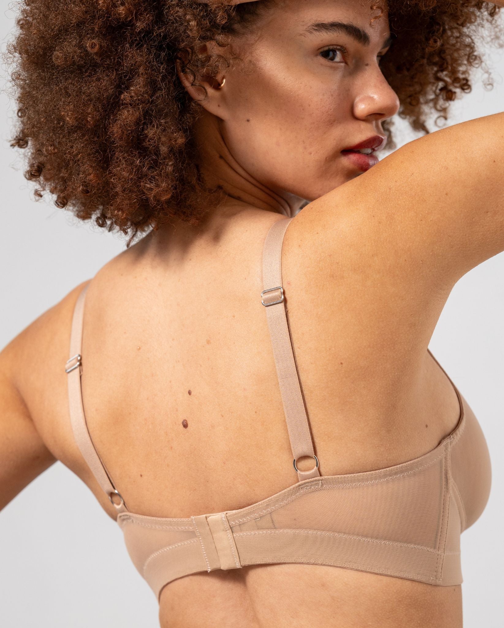 model-name=Laure|model-size=XL