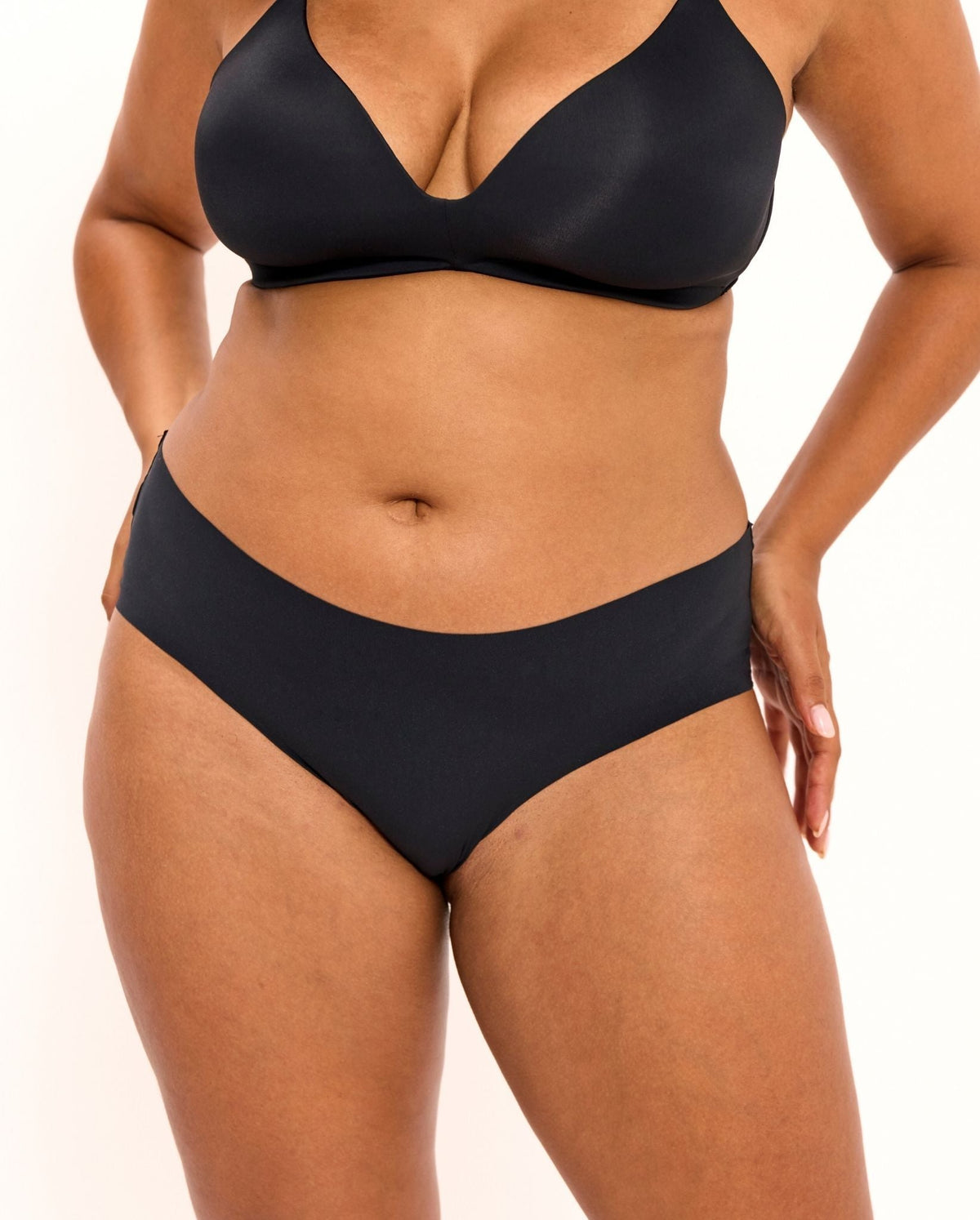 model-name=Simone|model-size=XL/XXL