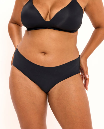 model-name=Simone|model-size=XL/XXL