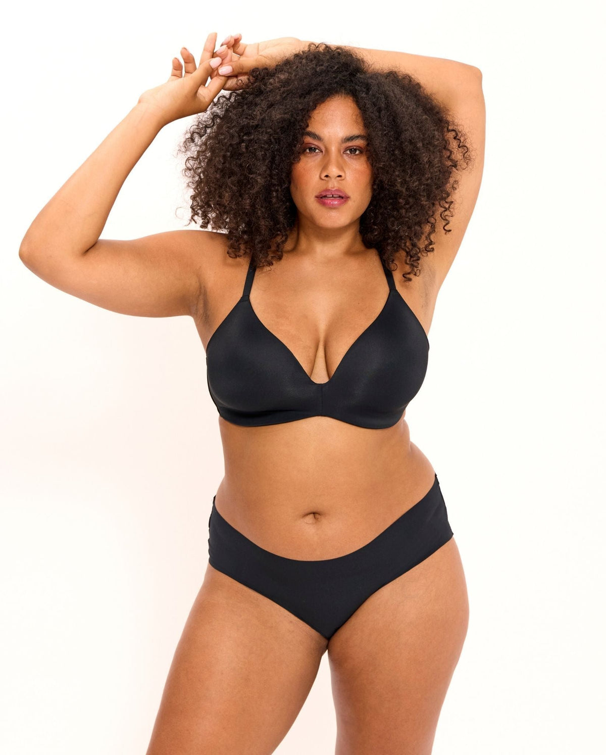 model-name=Simone|model-size=XL/XXL