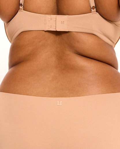 model-name=Simone|model-size=XL/XXL