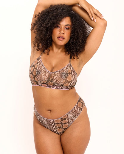 model-name=Simone|model-size=XL