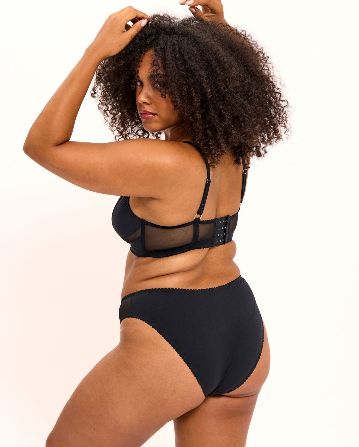 model-name=Simone|model-size=L+