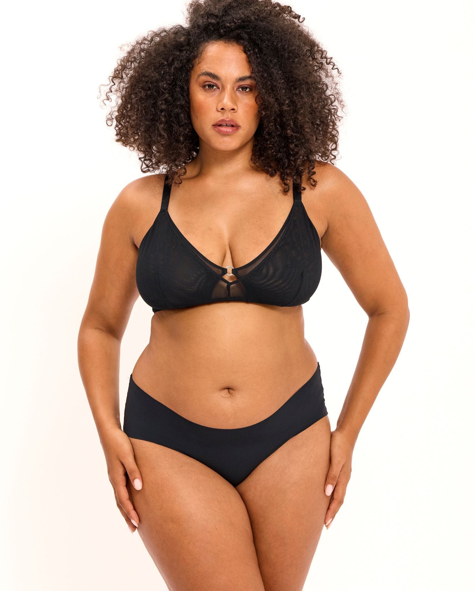 model-name=Simone|model-size=L+