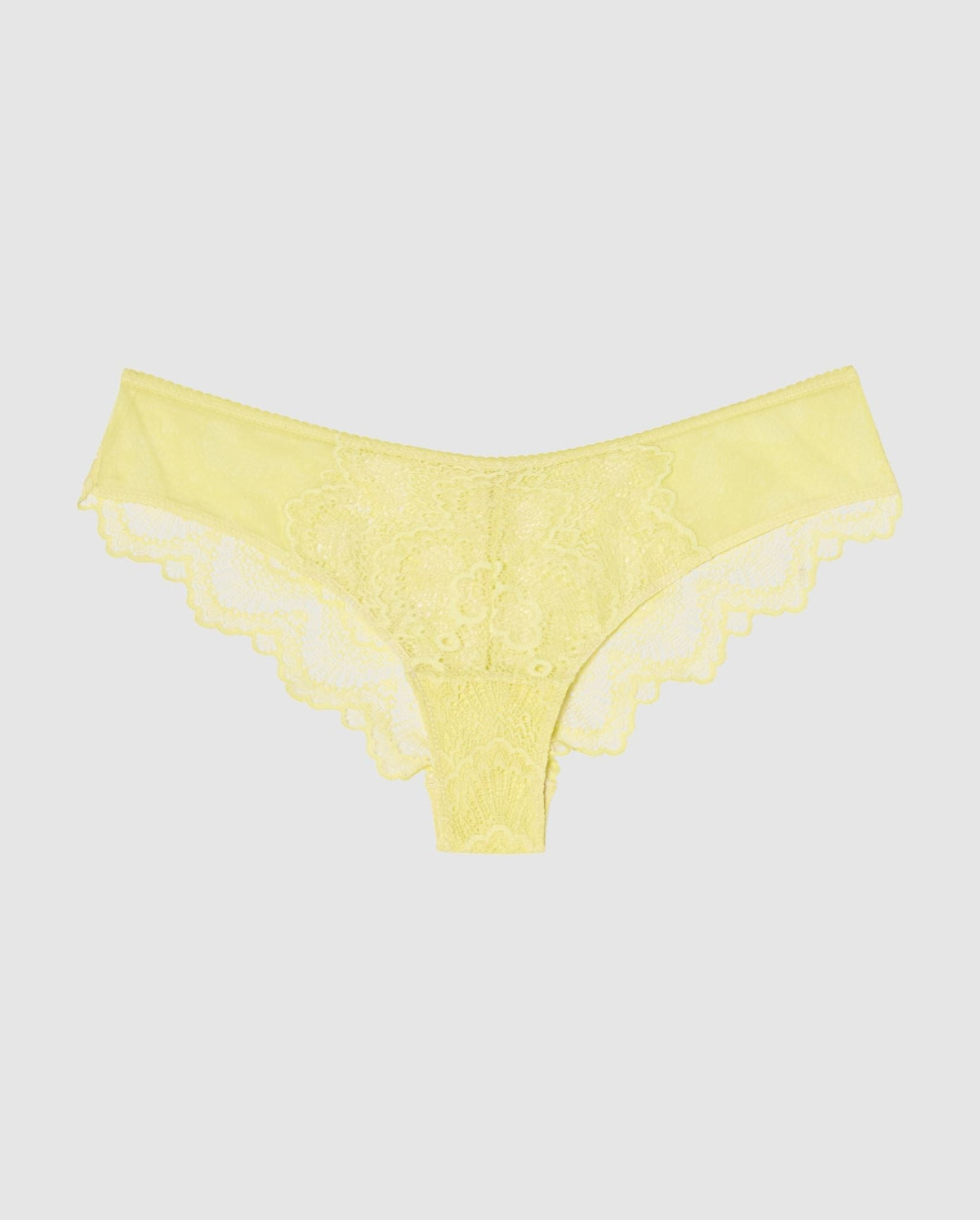 An flattering lace panty in light yellow.