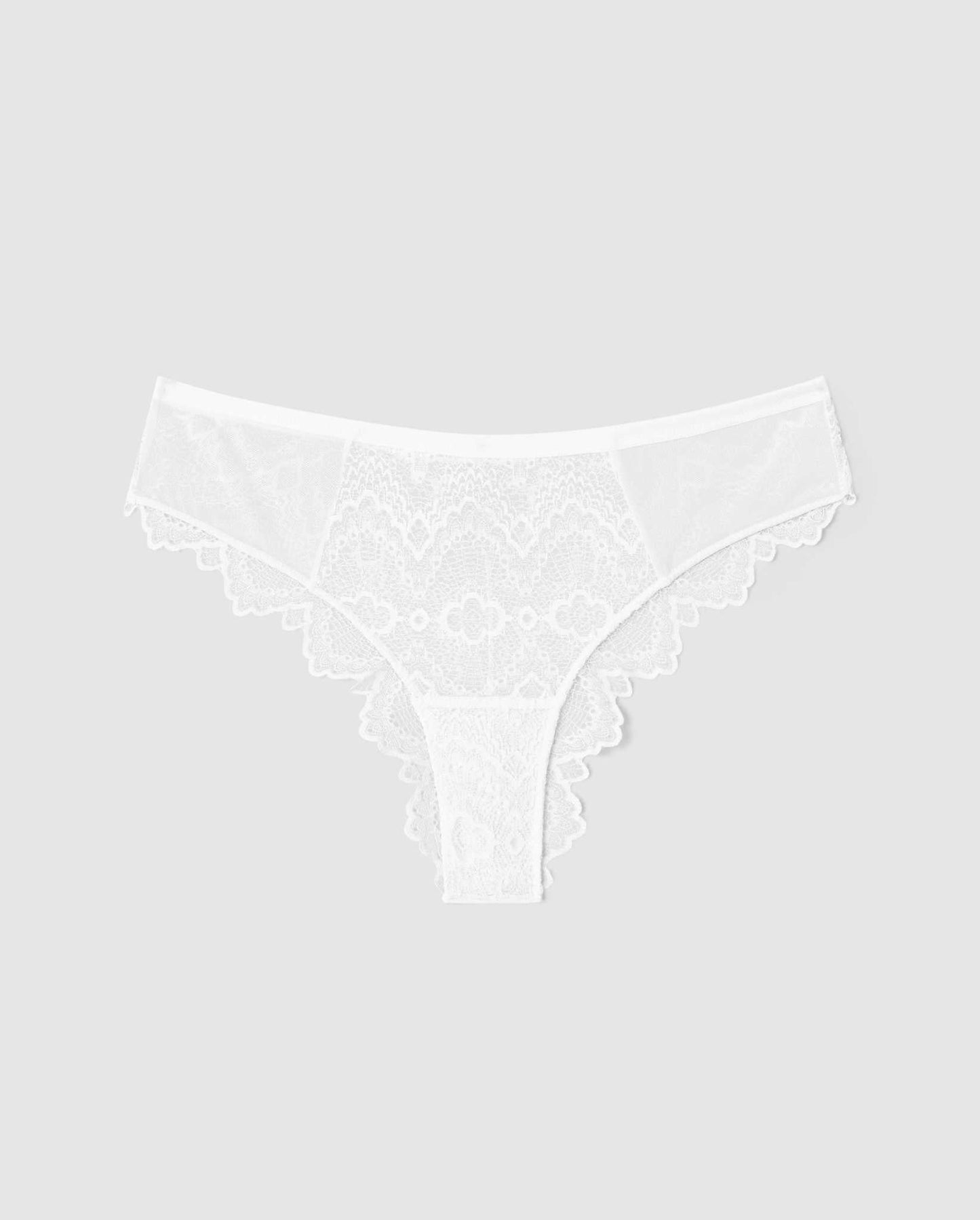An flattering lace panty in white.