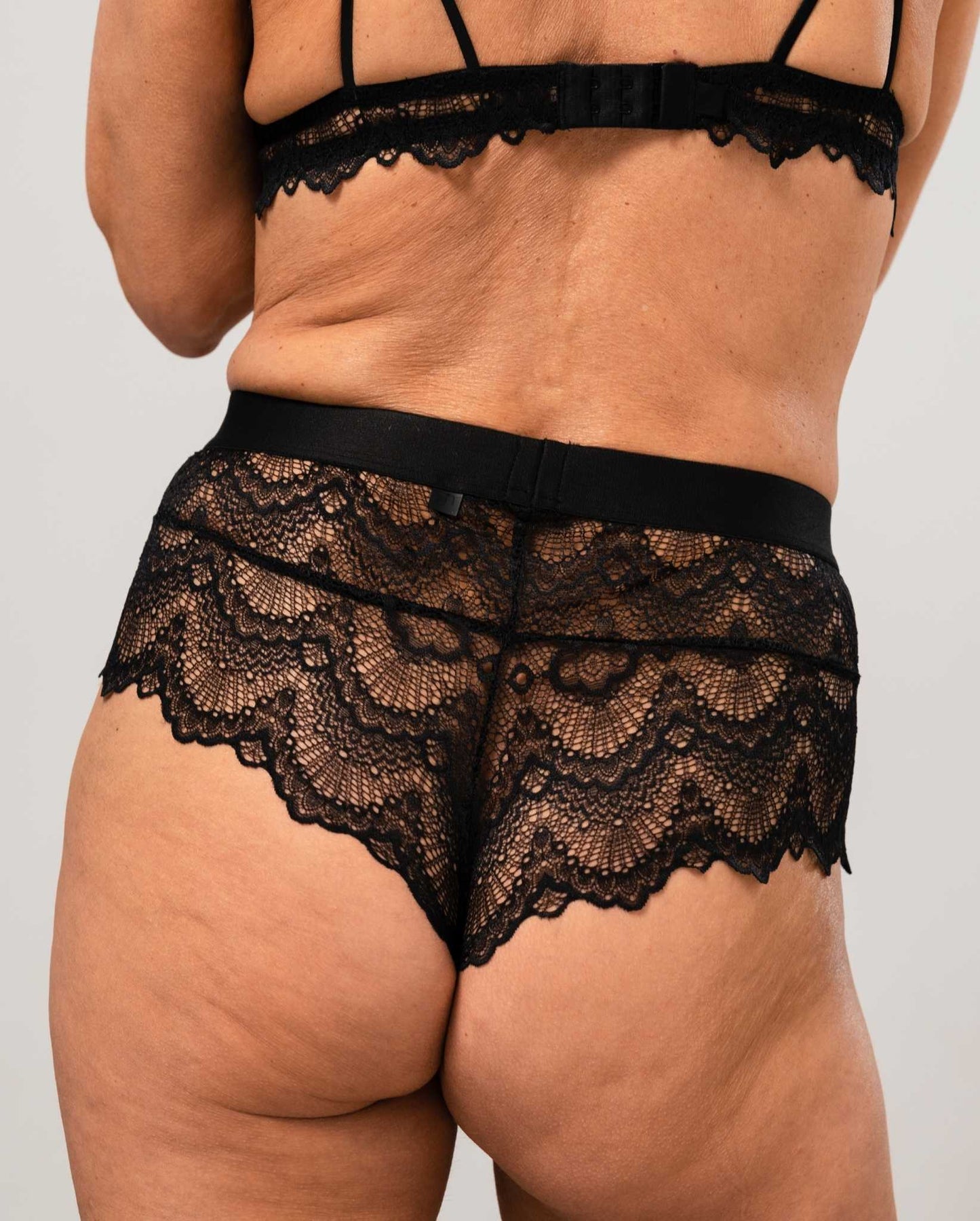 model-name=Shama|model-size=M