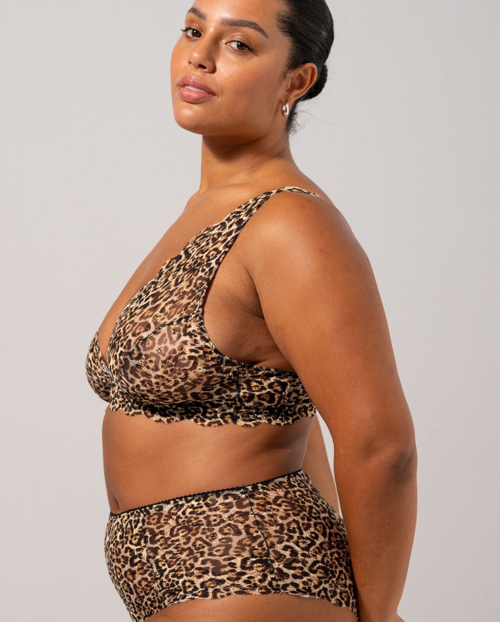 model-name=Poppy|model-size=L