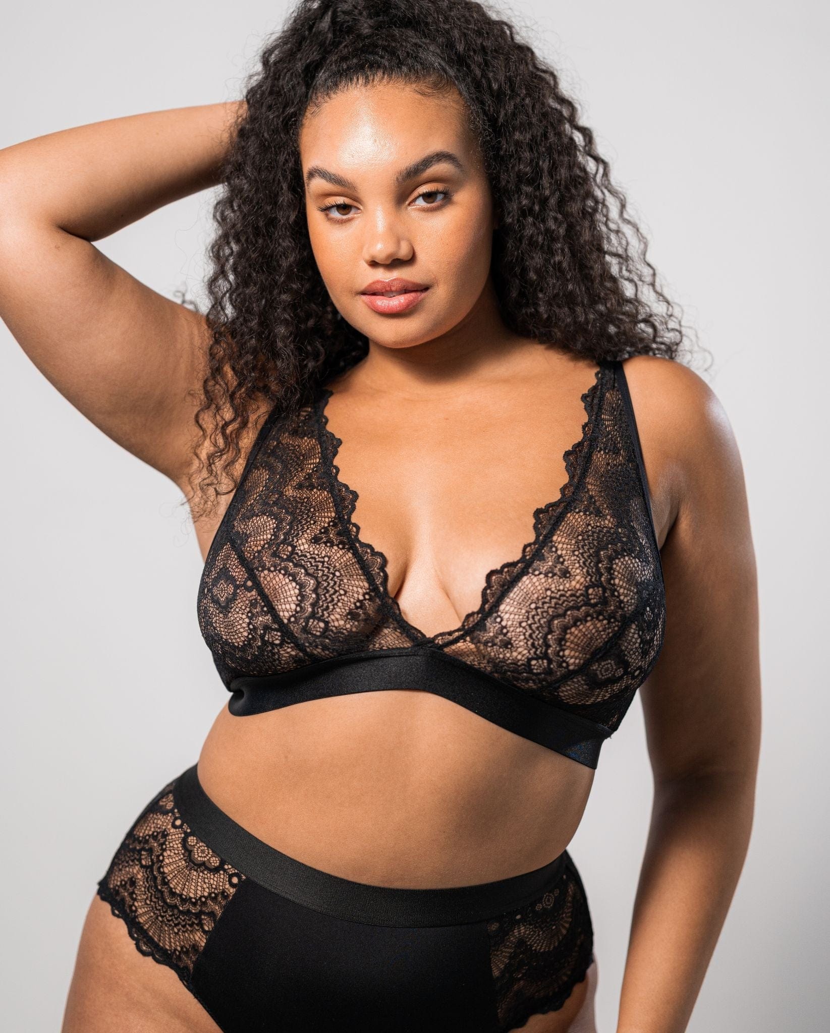 model-name=Hilda|model-size=XL