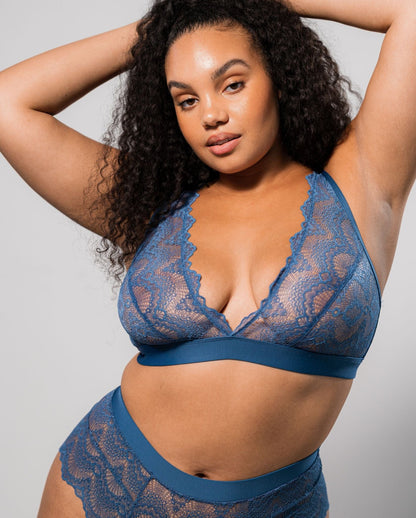model-name=Hilda|model-size=XL