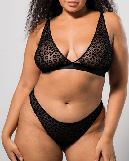 model-name=Hilda|model-size=XL