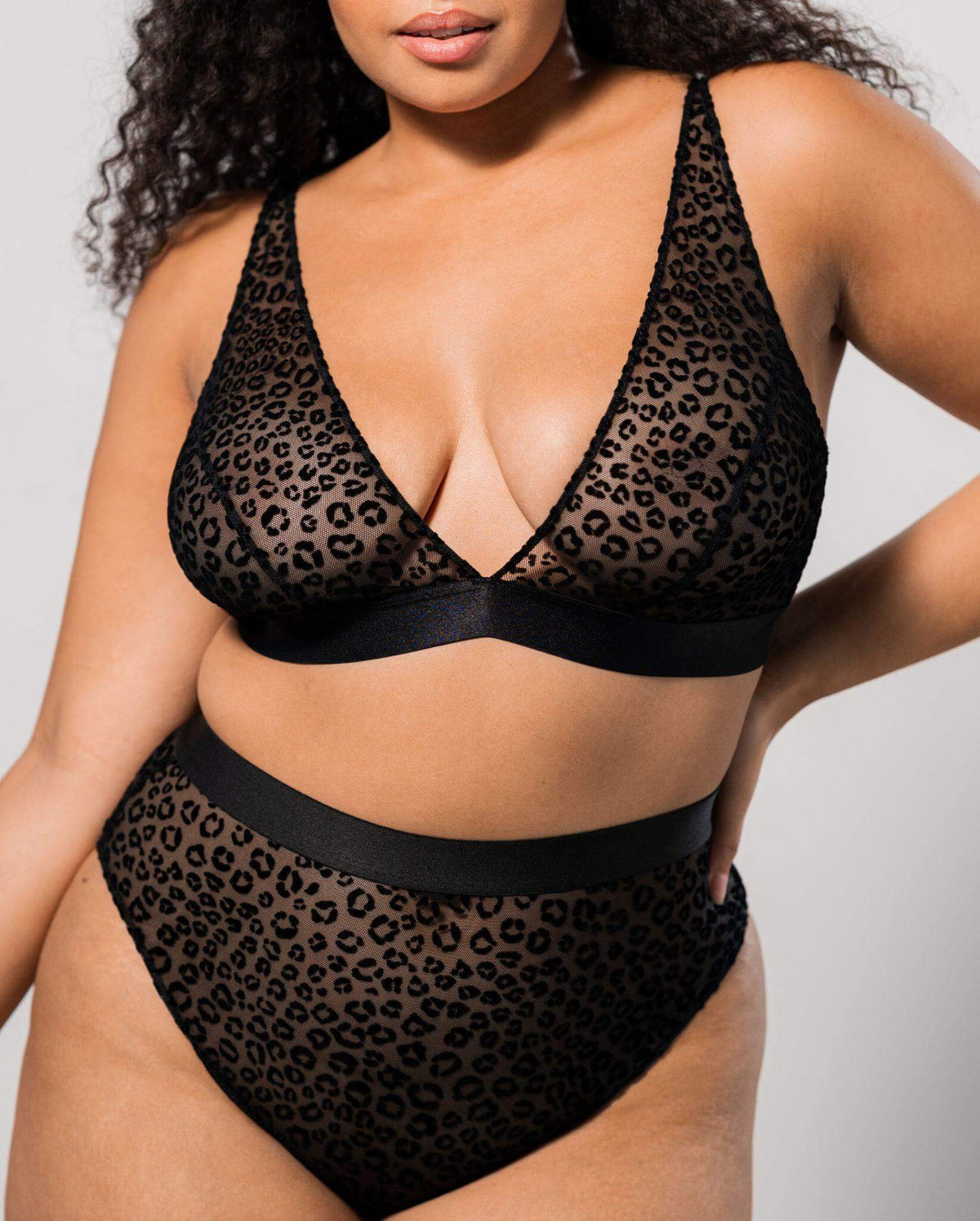 model-name=Hilda|model-size=XL