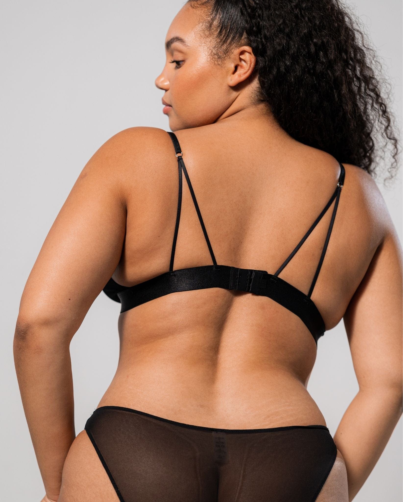 model-name=Hilda|model-size=XL