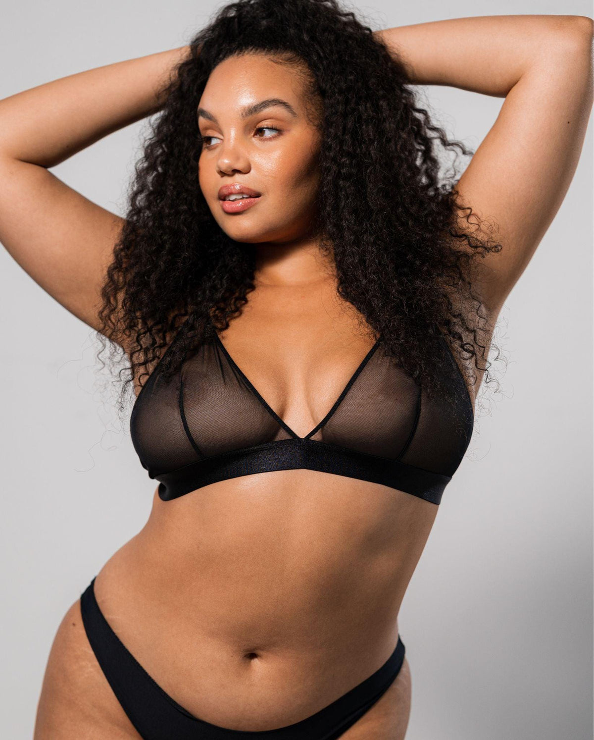 model-name=Hilda|model-size=XL