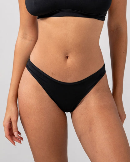 model-name=Laure|model-size=M