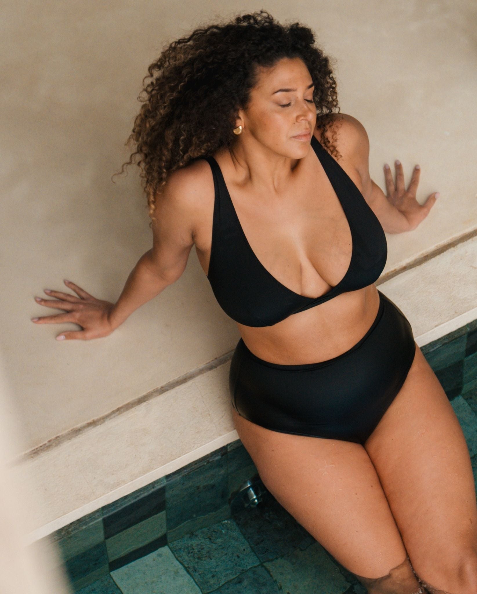model-name=Yoelle|model-size=XL