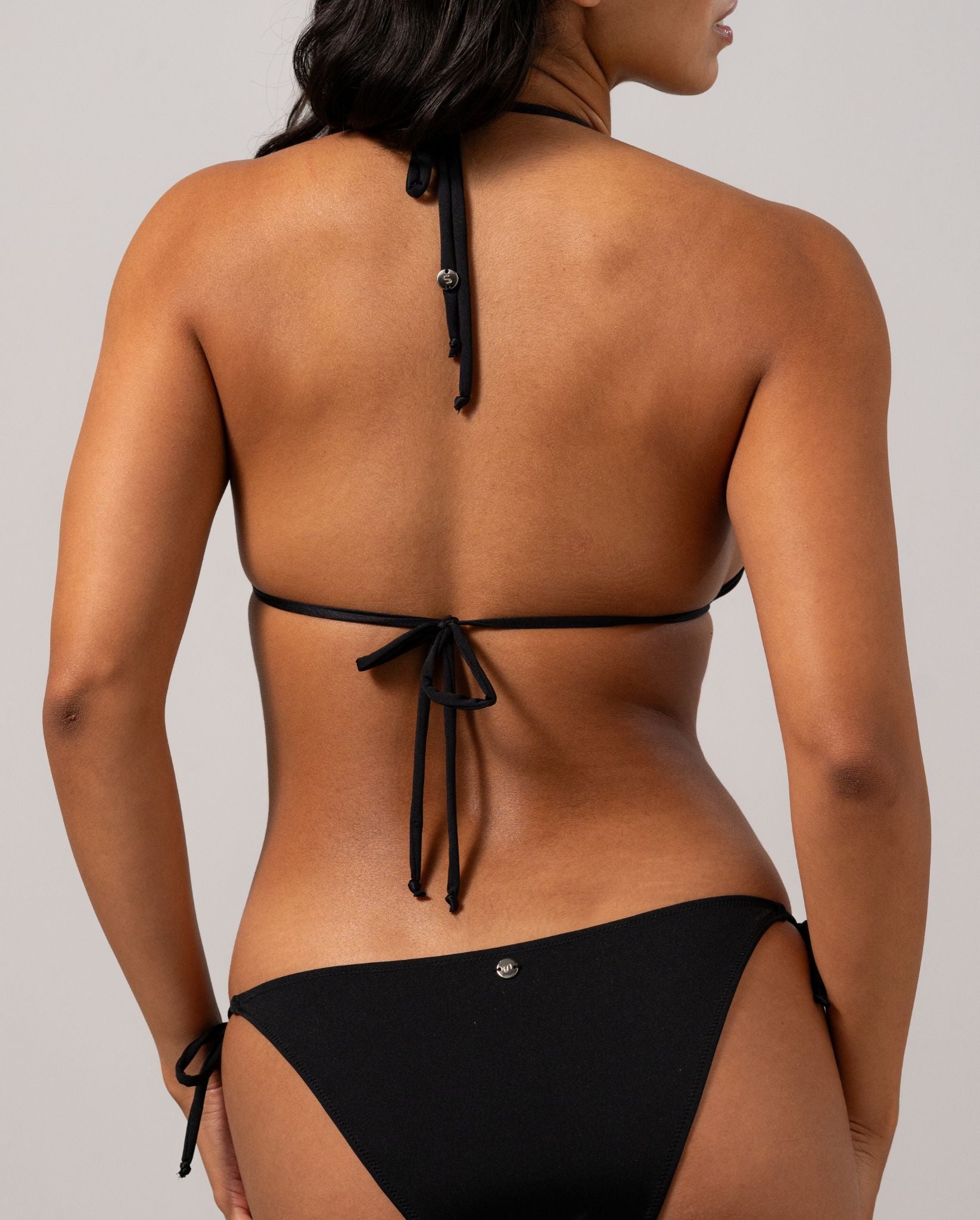 |model-size=M|#color_black