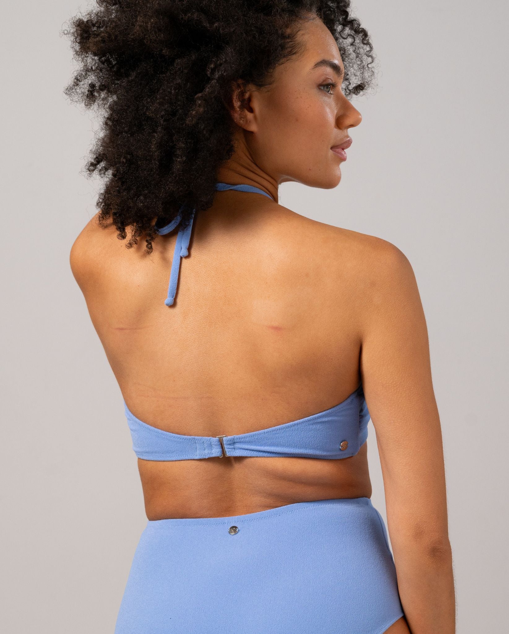 |model-size=S|#color_light-blue