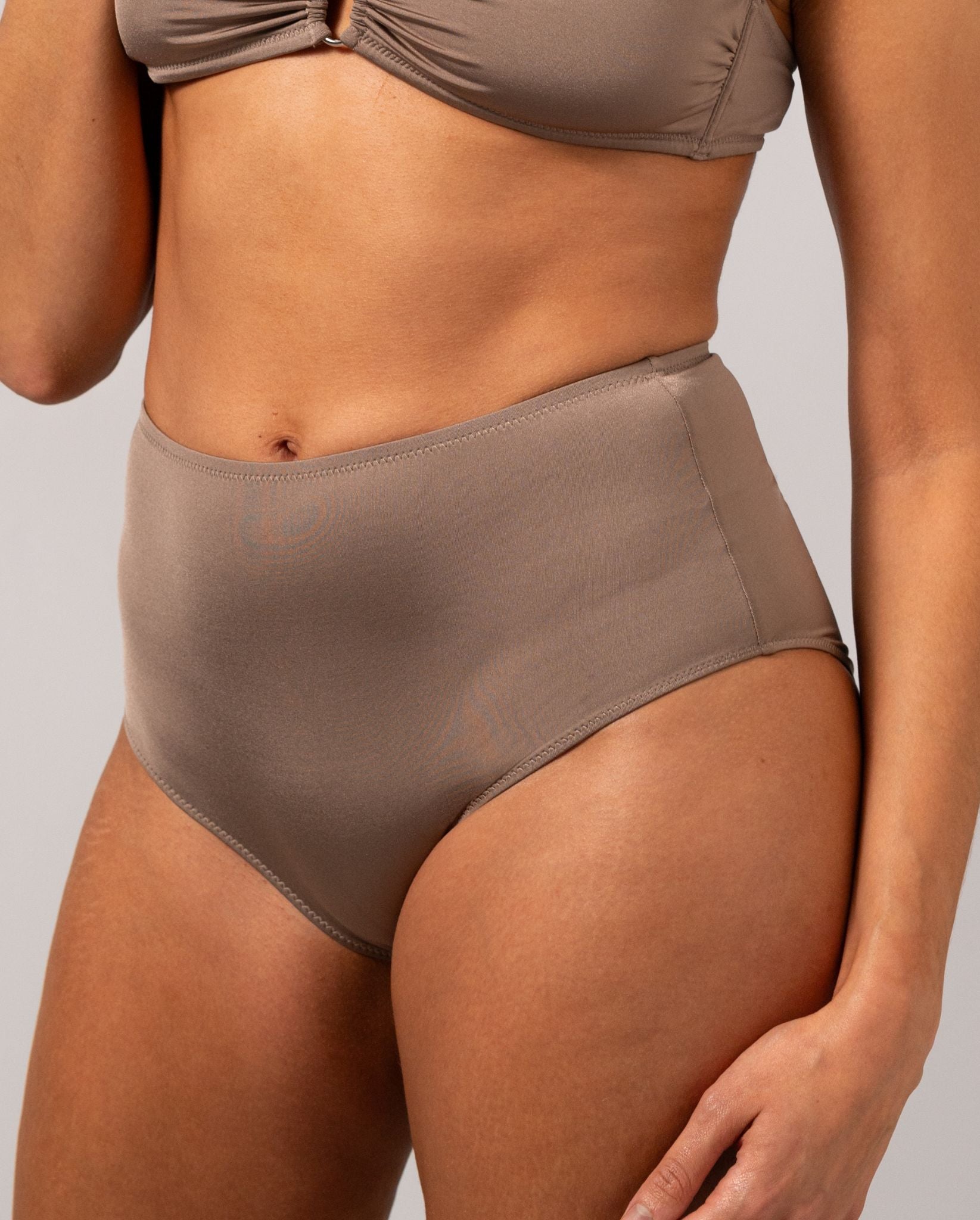 |model-size=M|#color_mauve
